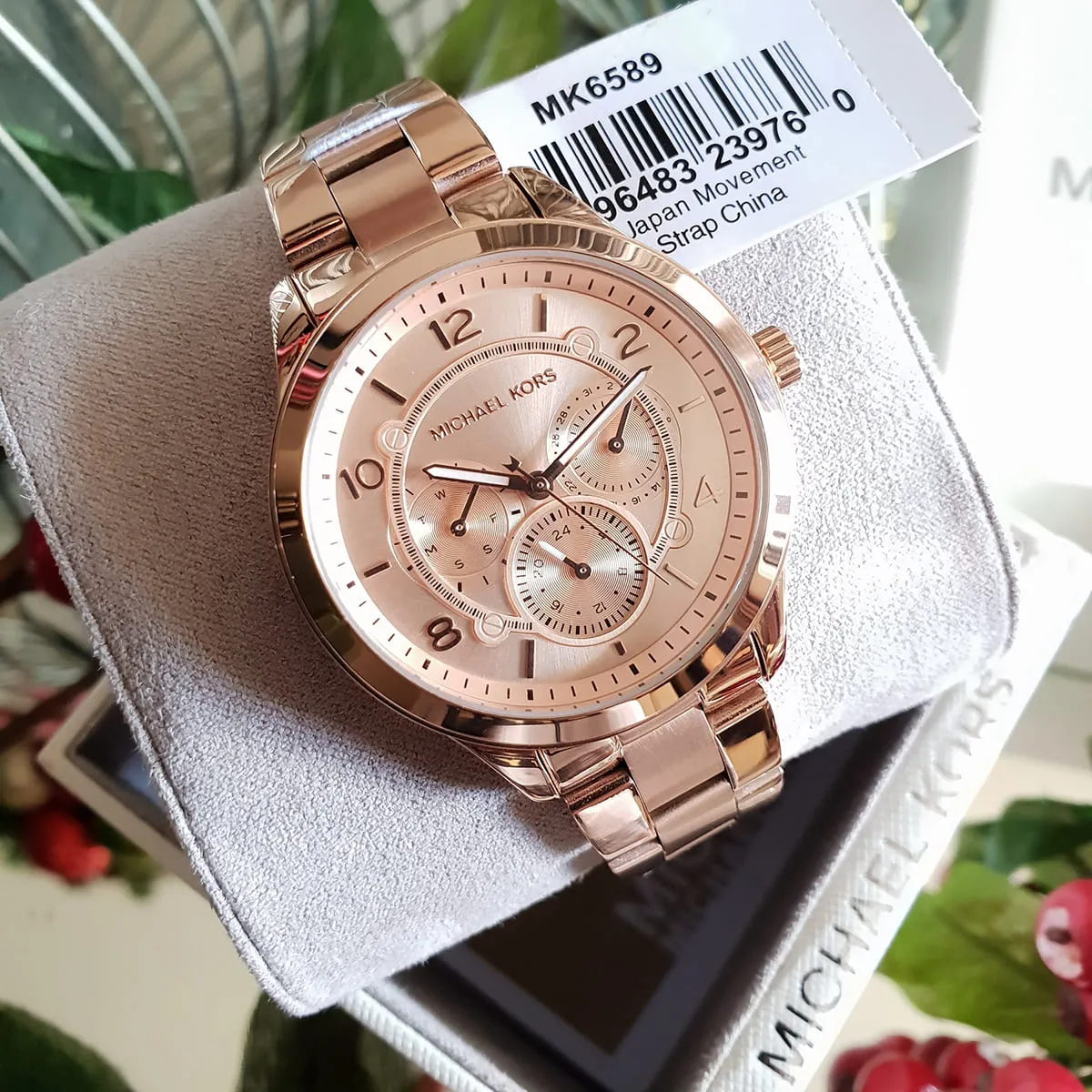 mk6589-michael-kors-watch-women-rose-gold-dial-metal-stainless-steel-strap-quartz-battery-analog-runway_19.webp