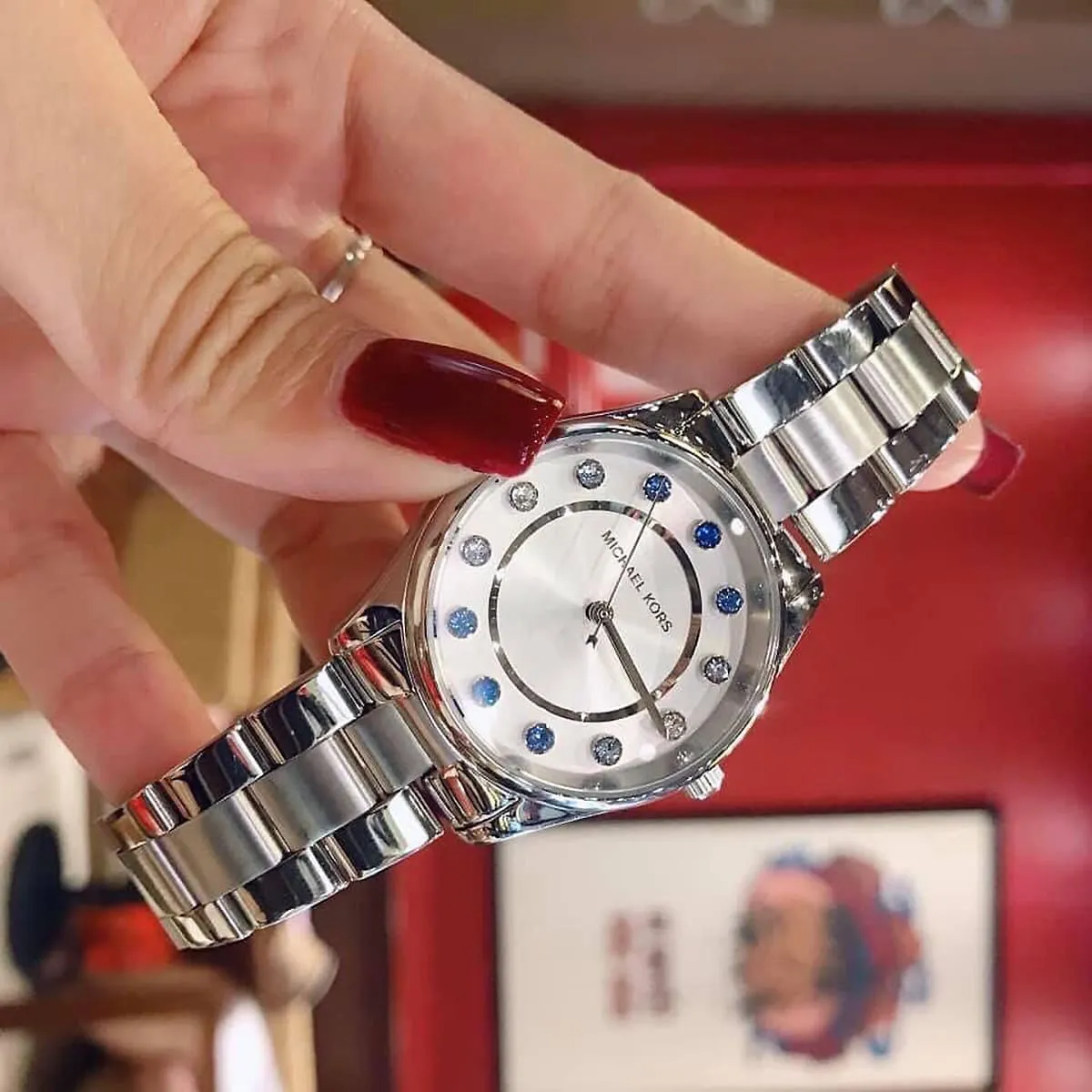 mk6600-michael-kors-watch-women-white-dial-metal-stainless-steel-silver-strap-quartz-battery-analog-three-hand-colette_5.webp