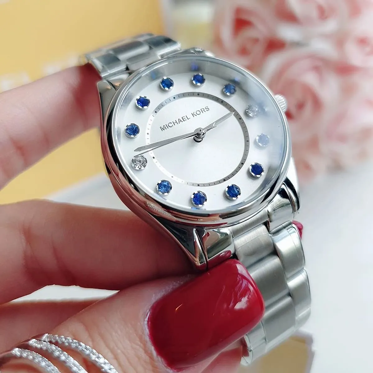 mk6600-michael-kors-watch-women-white-dial-metal-stainless-steel-silver-strap-quartz-battery-analog-three-hand-colette_6.webp