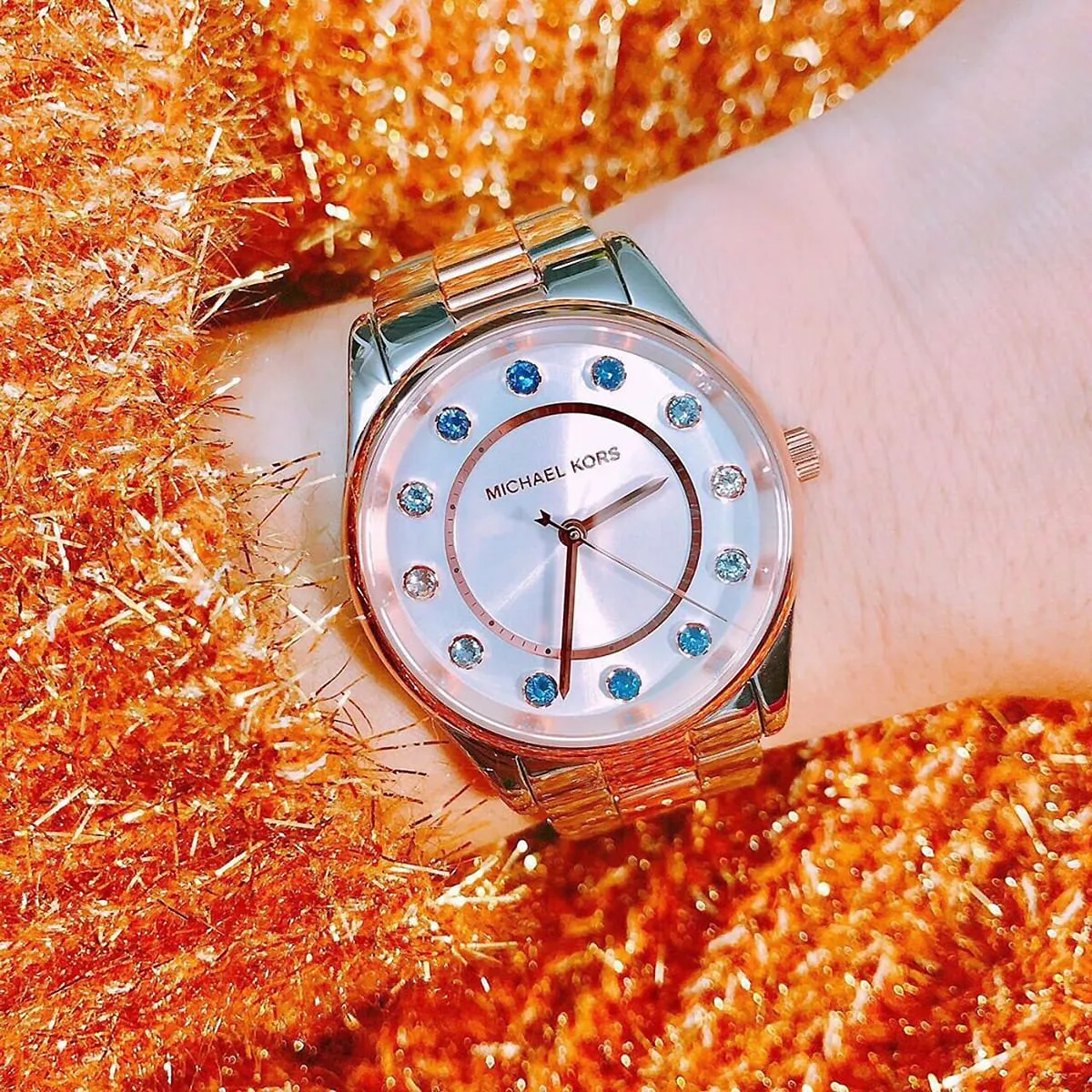 mk6605-michael-kors-watch-women-silver-dial-metal-stainless-steel-rose-gold-two-tone-strap-quartz-battery-analog-three-hand-colette_4.webp