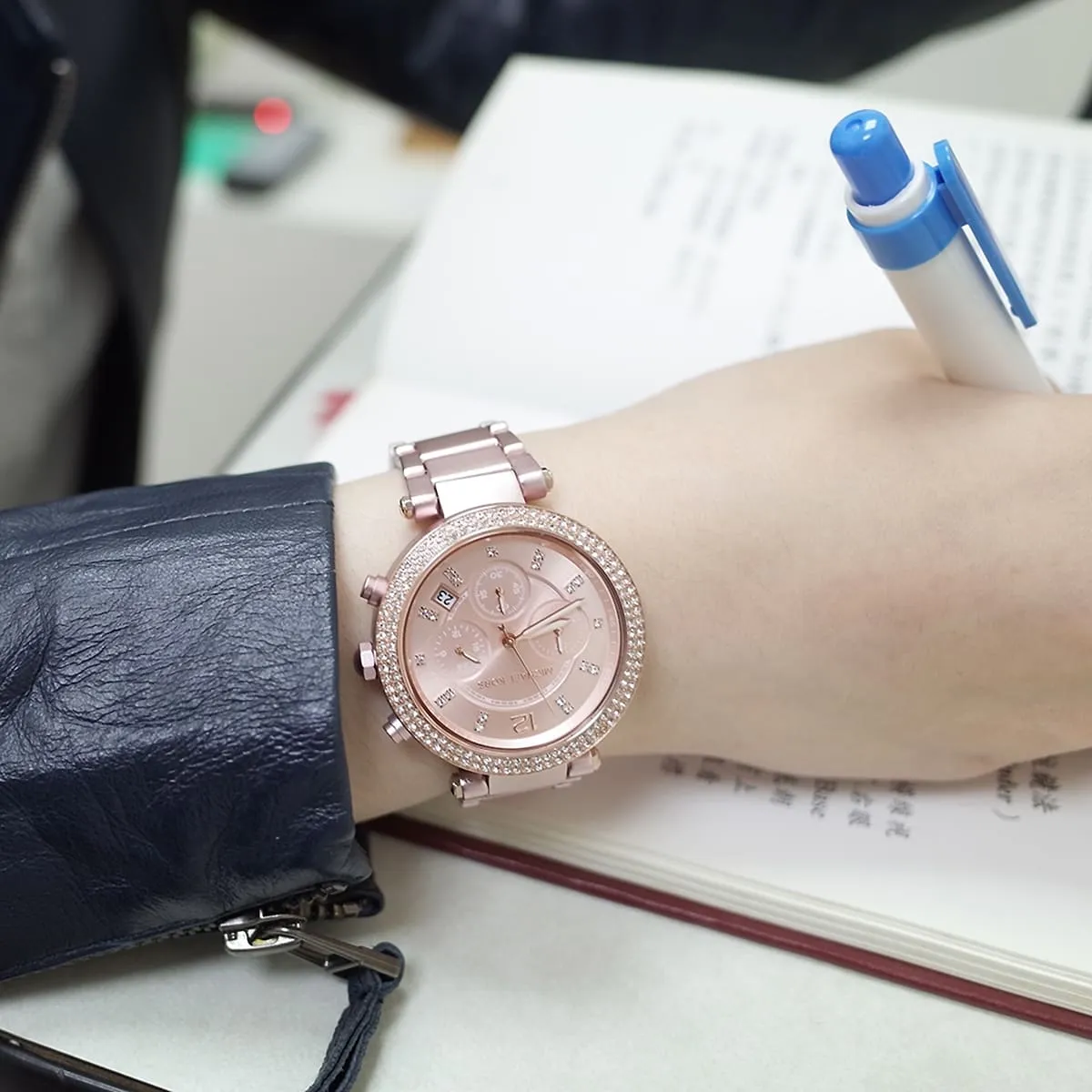 mk6806-michael-kors-watch-women-crystals-pink-dial-metal-stainless-steel-strap-quartz-battery-analog-chronograph-parker_6.webp