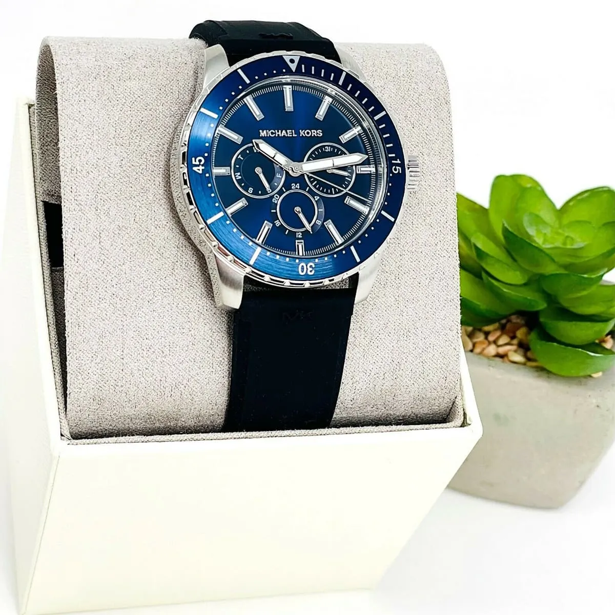 mk7160-michael-kors-watch-men-blue-dial-rubber-black-strap-quartz-battery-analog-cunningham_8.webp