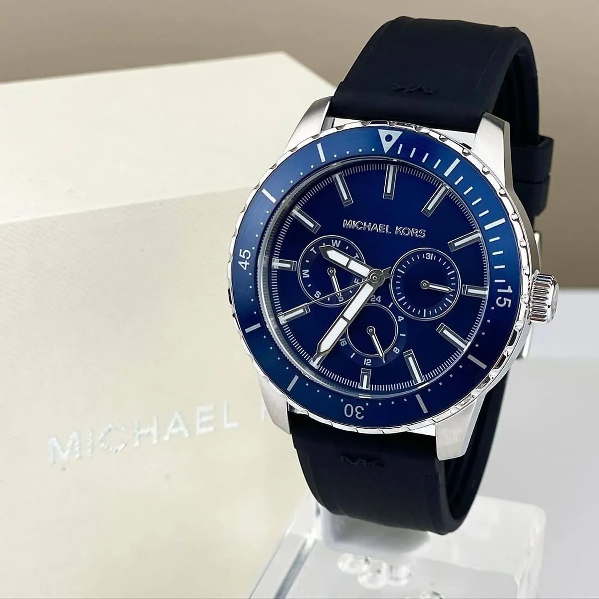 mk7160-michael-kors-watch-men-blue-dial-rubber-black-strap-quartz-battery-analog-cunningham_9.webp