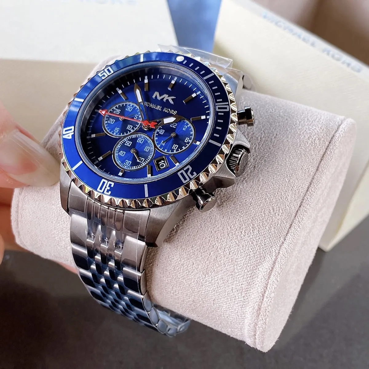 mk8727-michael-kors-watch-men-blue-dial-metal-stainless-steel-gray-strap-quartz-battery-analog-chronograph-bayville_7.webp