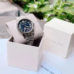 mk8946-michael-kors-watch-men-black-dial-metal-stainless-steel-silver-strap-quartz-battery-analog-three-hand-lexington.webp