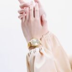 nf5033-g-w-naviforce-watch-wr-3atm-women-white-dial-stainless-steel-metal-gold-strap-quartz-battery-analog-three-hand-for-dream.jpg