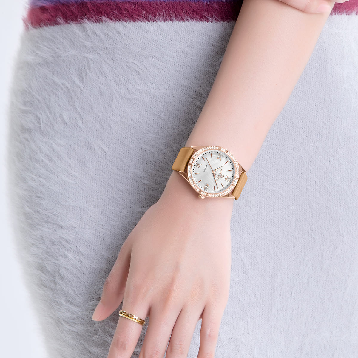 nf5038-rg-w-naviforce-watch-wr-3atm-women-mother-of-pearl-white-dial-leather-brown-strap-quartz-battery-analog-three-hand-for-dream_8.jpg