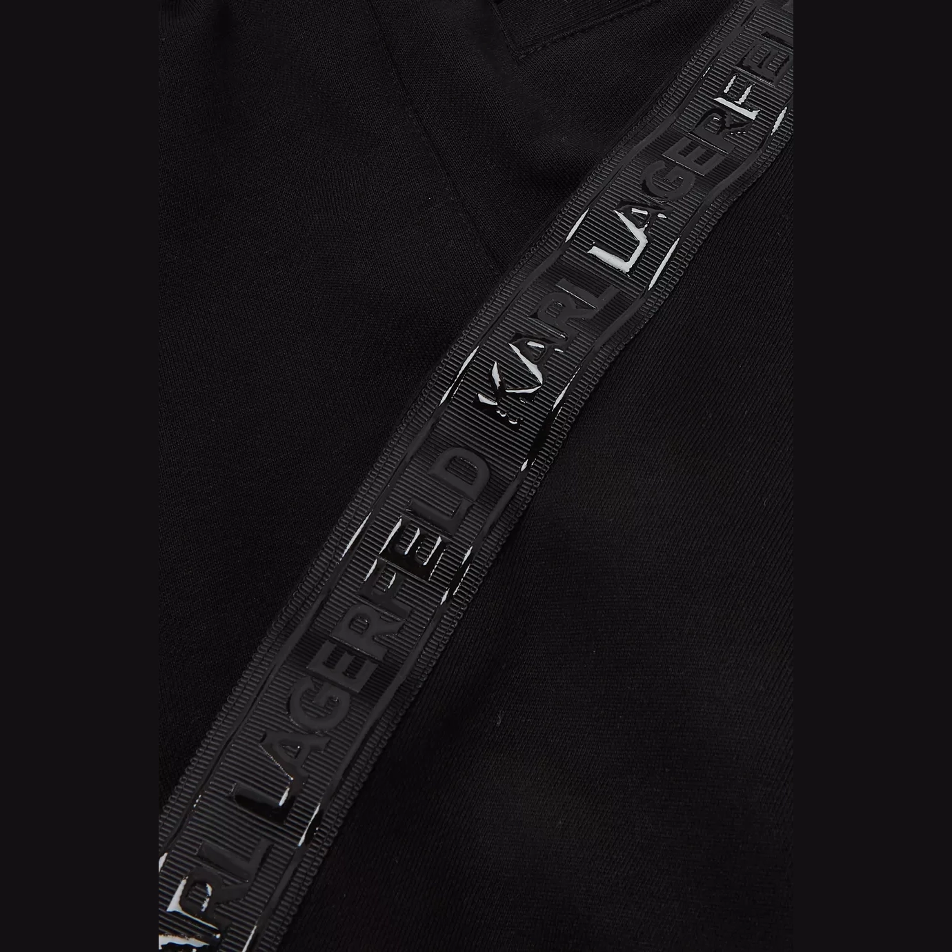 214166041_blk_cu-1-outlet90-com