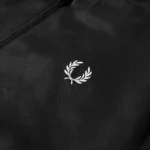 08-01-2020_fredperry_reissuesmadeinenglandbomberjacket_black_j7322-184_jd_1-8-outlet90-com