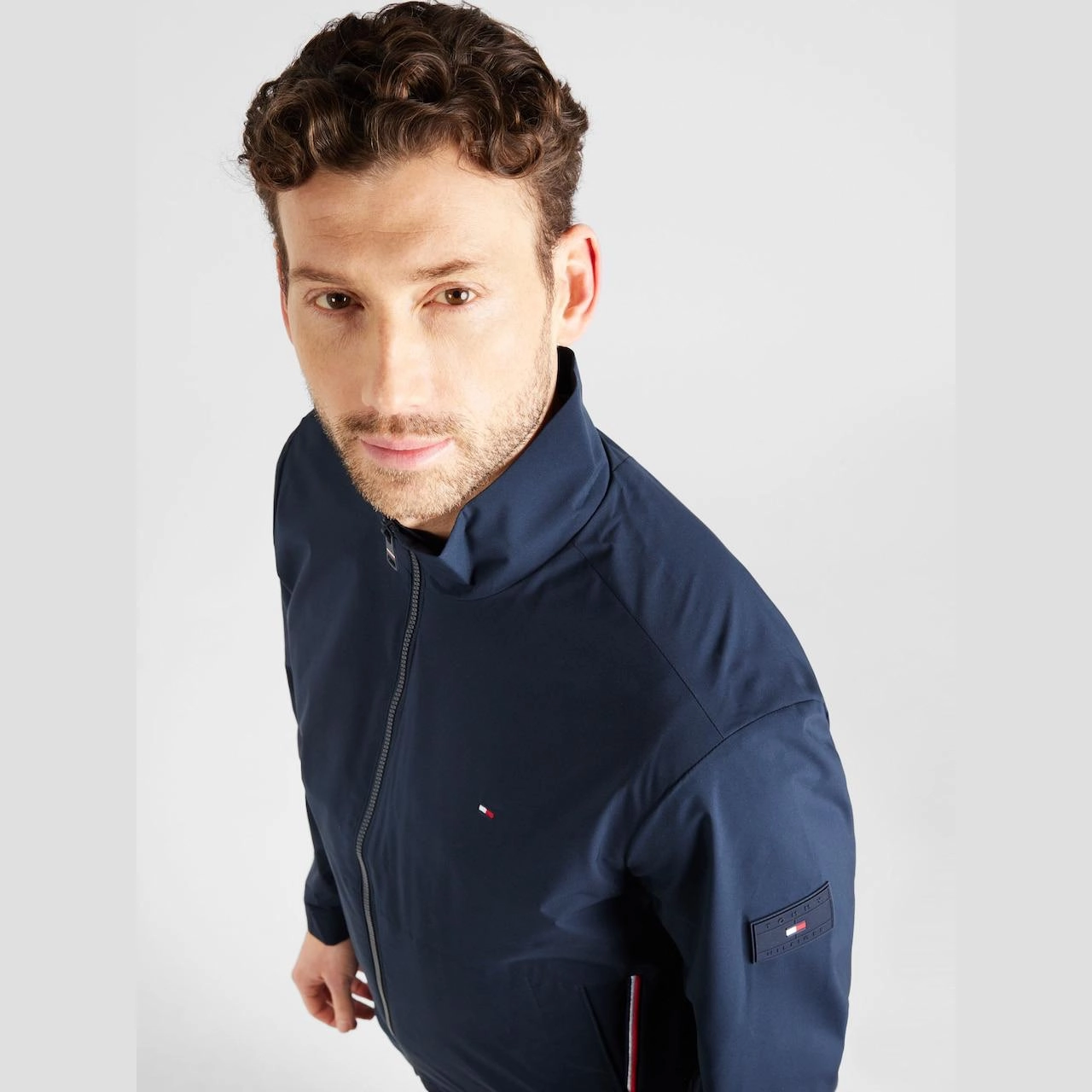 53cae5b8-f8ea-4357-abdf-d930b163178e-3-outlet90-com