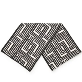 كارل لاجرفيلد وشاح/ سكارف