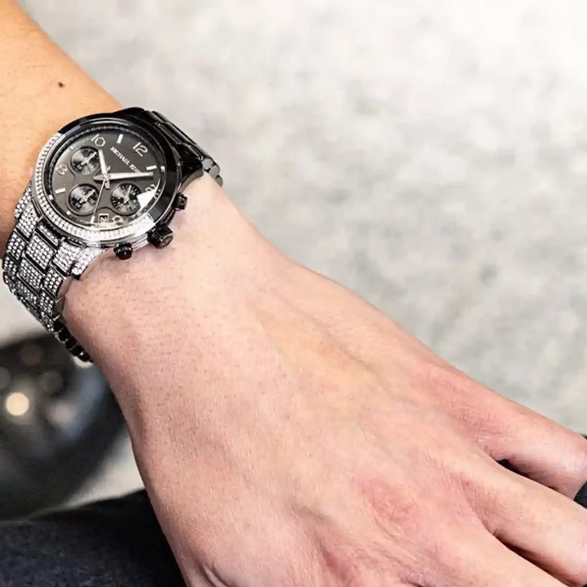 mk7433-original-mk-michael-kors-women-ladies-watch-runway-black-dial-silver-diamond-metal-strap-egypt_10-3-outlet90-com