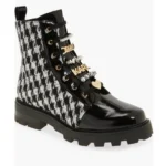 حذاء كارل لاجرفيلد