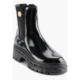 حذاء كارل لاجرفيلد