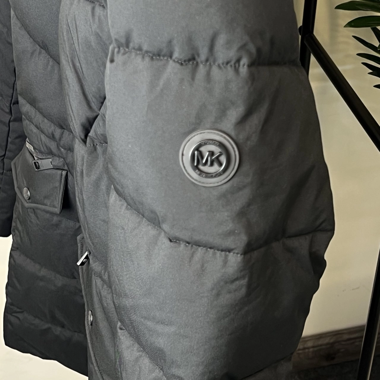 d47a9569-4566-403c-a396-f1dc56ceba15-2-outlet90-com