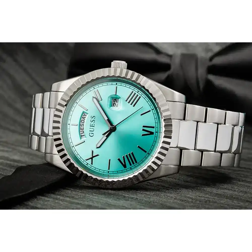 gw0265g11-origianl-guess-men-watch-tiffany-dial-silver-metal-strap-in-egypt_5-5-outlet90-com