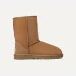 حذاء أج UGG