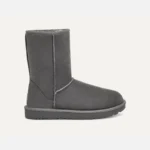 حذاء أج UGG
