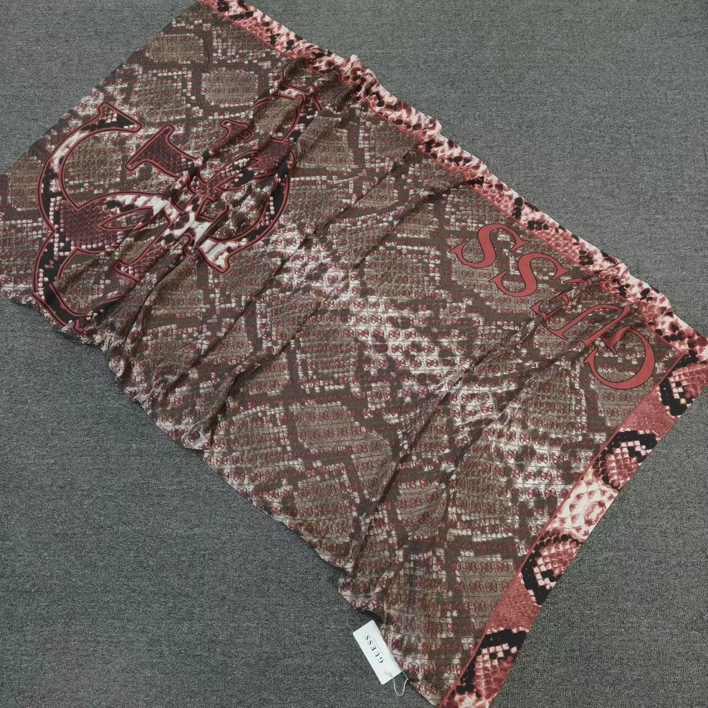 6a28efe2-bd00-4e19-9def-3c6233523421-1-outlet90-com