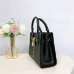 michael-kors-black-hamilton-umhangetasche-mk-signature-3-outlet90-com