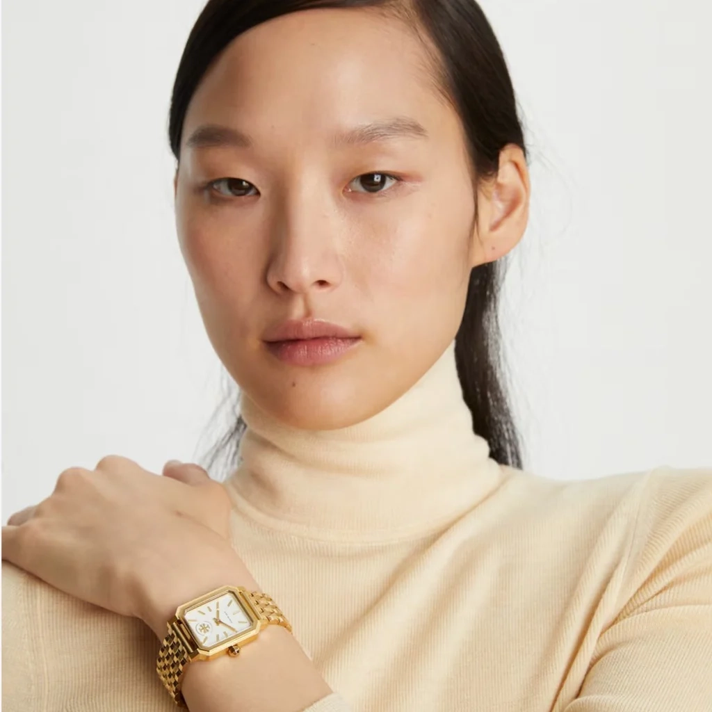 imgi_159_robinson-watch--two-tone-gold-stainless-steel-cream--27-x-29-mm-accessory-on-model.tb_54994_000_20200213_omacc.pdp-1200x1200_1024x1024-6-outlet90-com