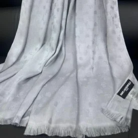 كارل لاجرفيلد وشاح/ سكارف