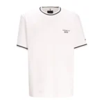 بوس تي شيرت بشعار بارز