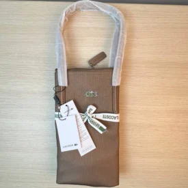 شنطة لاكوست