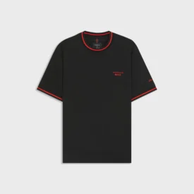 بوس تي شيرت بشعار بارز