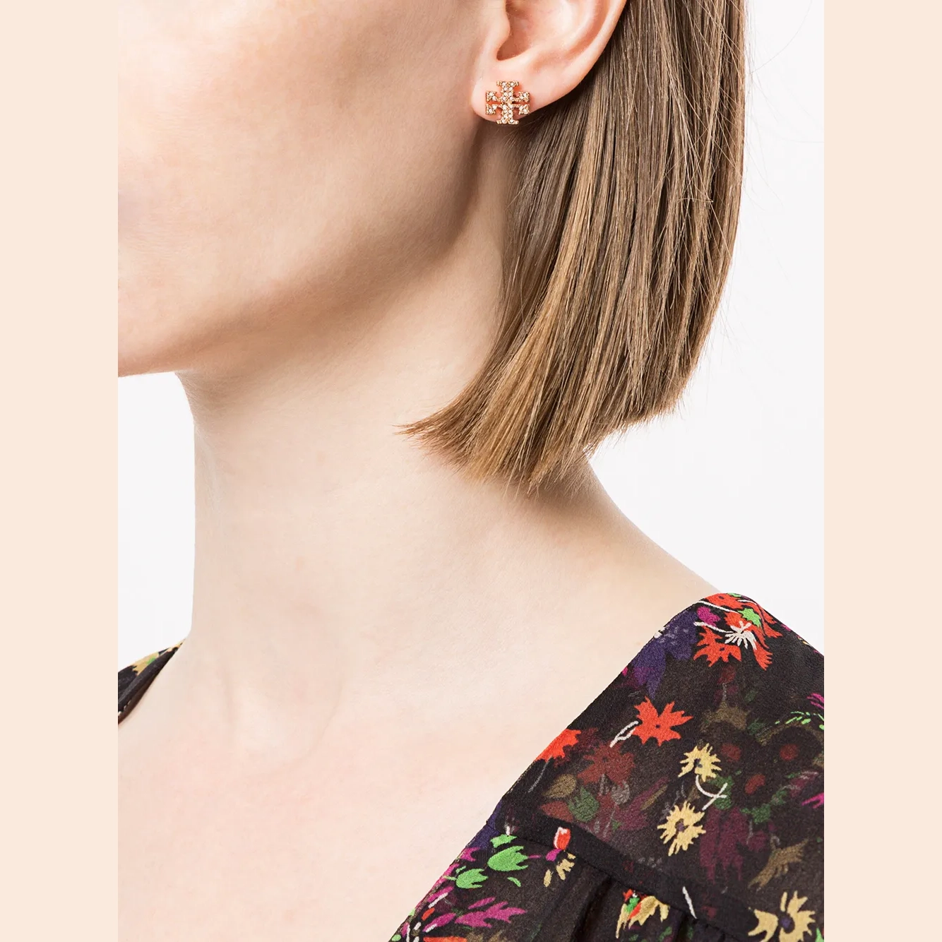 13742394_17138411_1000-4-outlet90-com