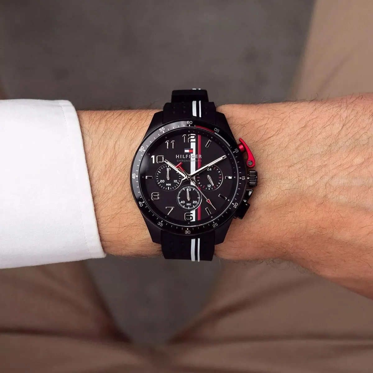 1792168-tommy-hilfiger-watch-chronograph-men-black-dial-rubber-strap-quartz-analog-bank_10-5-outlet90-com