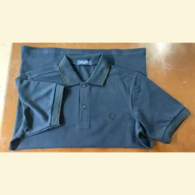 فريد بيري بولو شيرت بشعار بارز