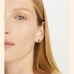 icon-pavé-stud-earrings-detail.tb_53422_696_sldet.pdp-1262×1436-4-outlet90-com