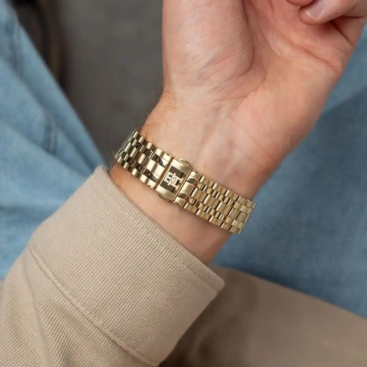 tommy-hilfiger-1792158-th85-men-watch-blue-dial-gold-metal-strap-battery-egypt_7-5-outlet90-com