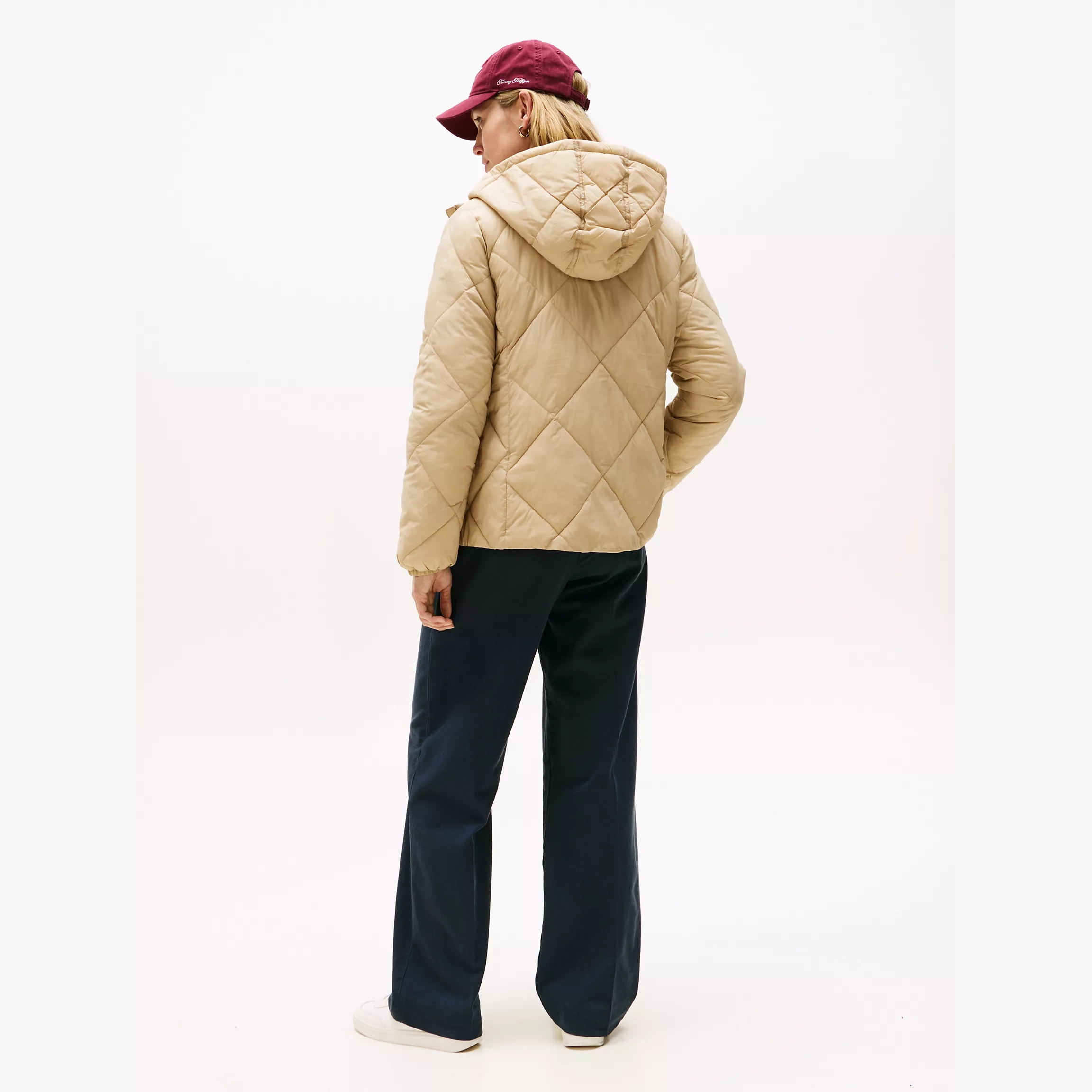 xw06028_aeg_alternate5-2-outlet90-com