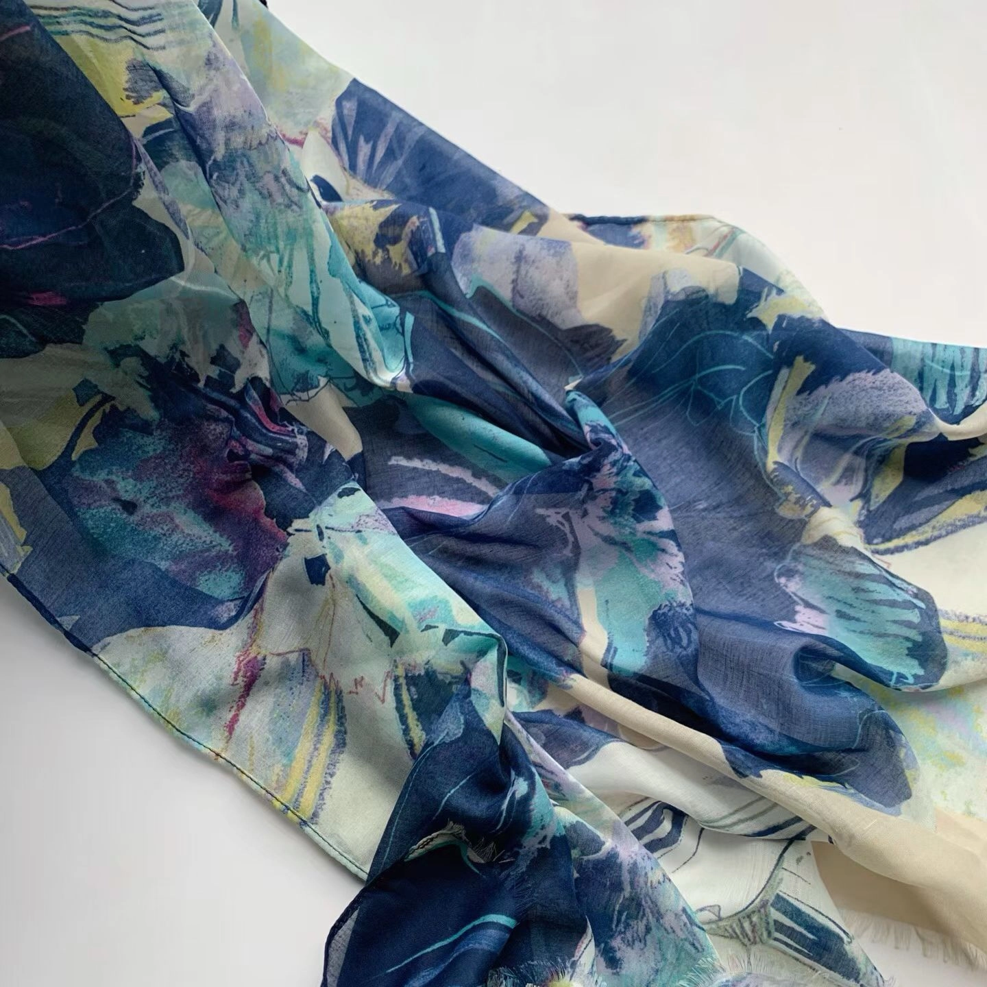 04e72ec1-a8f7-4041-94e4-2478aebec415-193-outlet90-com