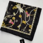 كارل لاجرفيلد وشاح/ سكارف