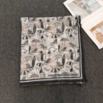 كارل لاجرفيلد وشاح/ سكارف