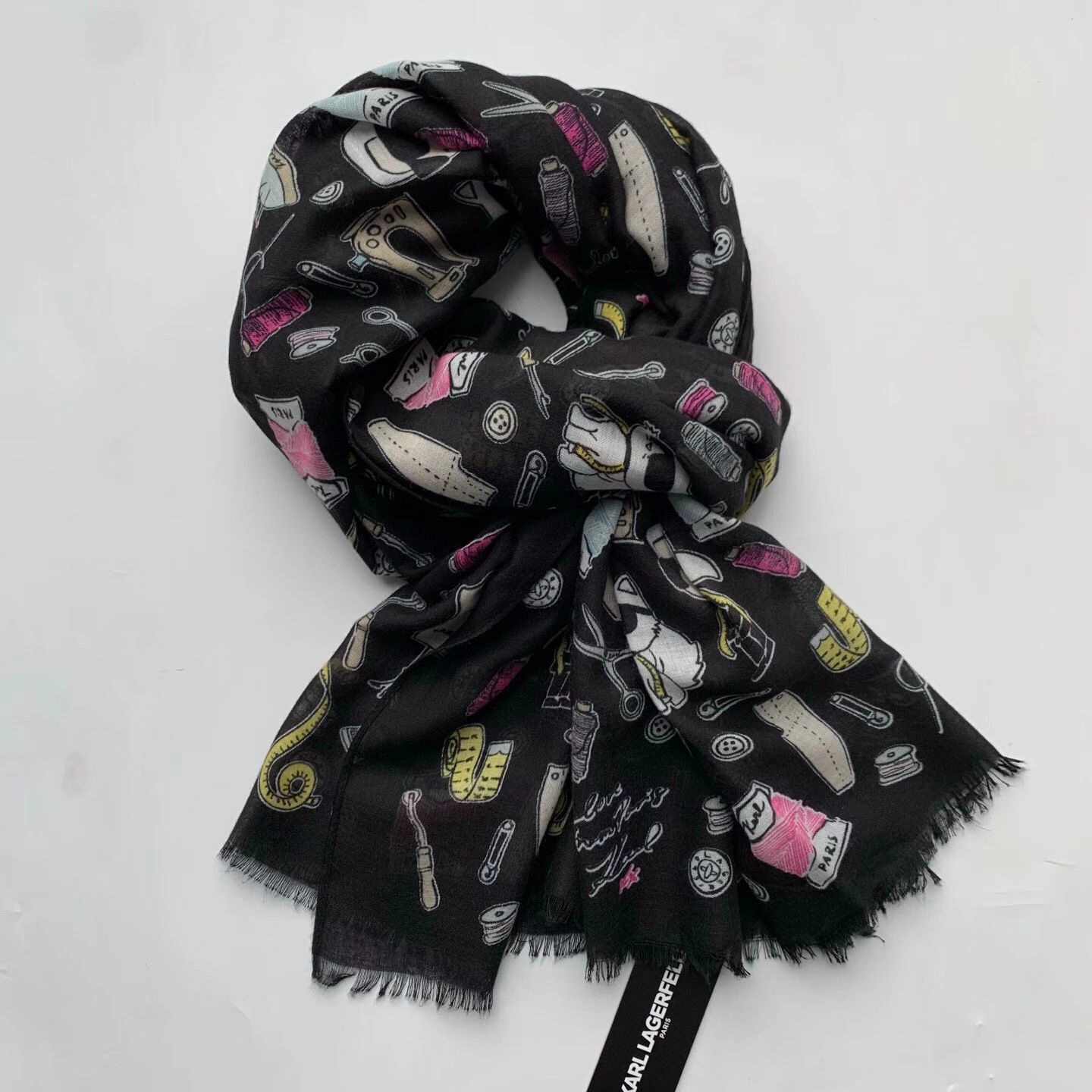 9cfb097a-7cc9-4601-b6a5-1d98f37e13bd-12-outlet90-com