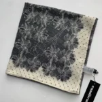 كارل لاجرفيلد وشاح/ سكارف