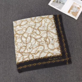 كارل لاجرفيلد وشاح/ سكارف