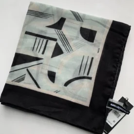 كارل لاجرفيلد وشاح/ سكارف