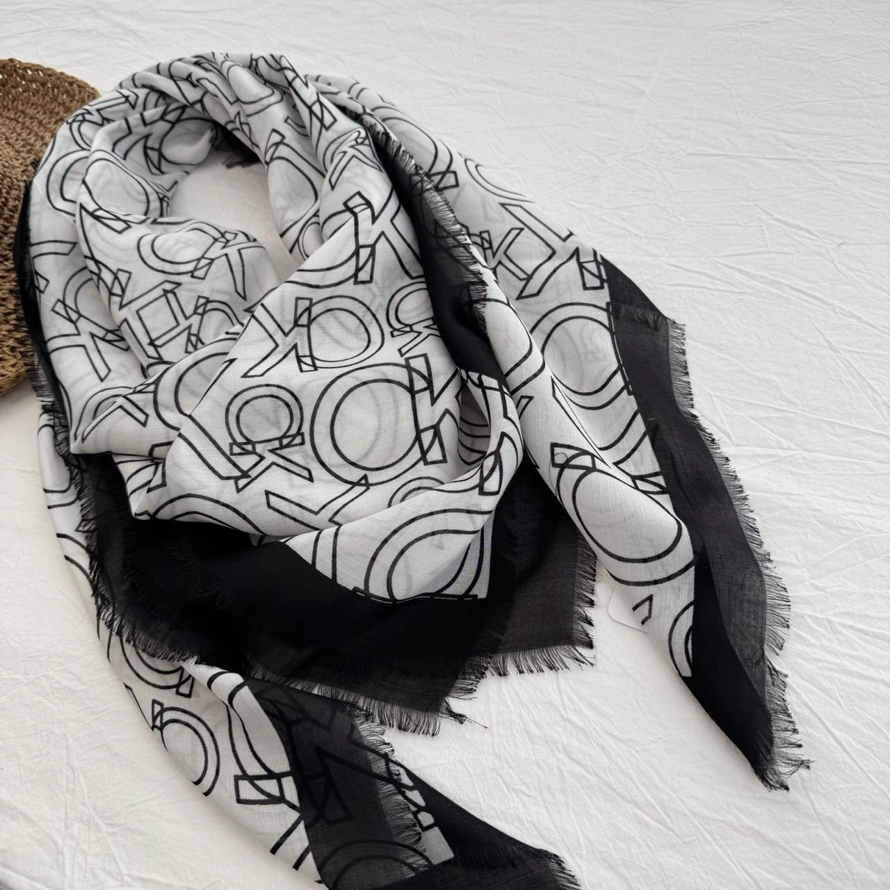 6529164f-cb09-4931-a4a0-10424a81f372-99-outlet90-com