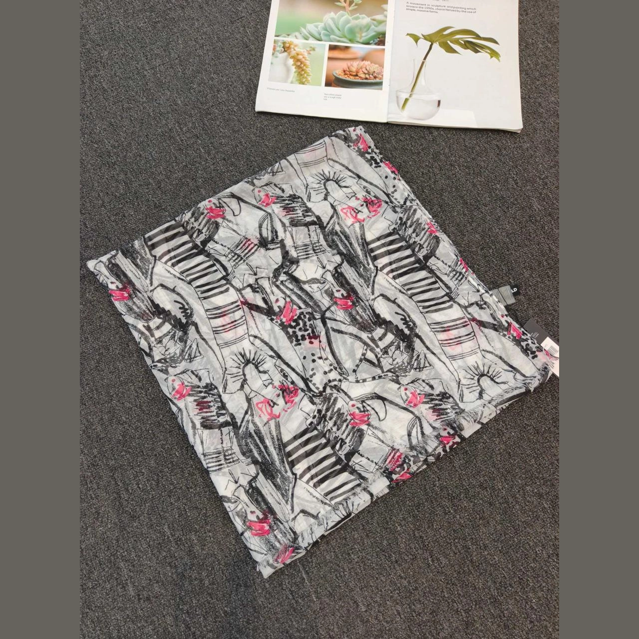 b04369db-c666-4b5d-a787-a2b8c176fe35-130-outlet90-com