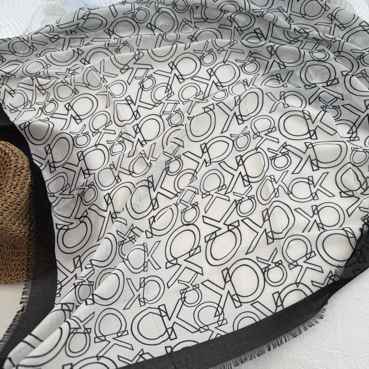 da731916-f9fa-4c28-9cda-db93b0f40351-97-outlet90-com