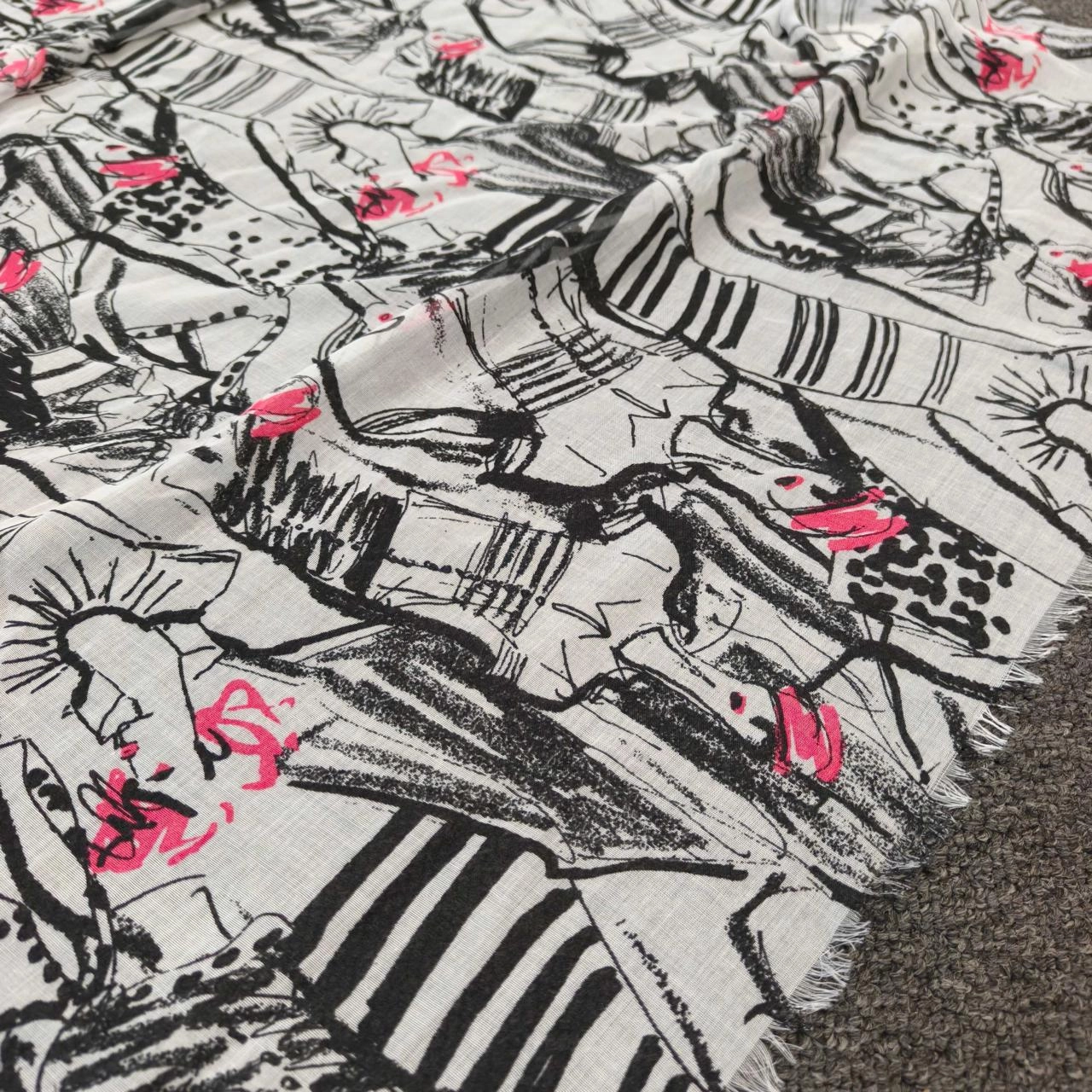 e5565633-5097-4806-8676-ad8c6603e263-125-outlet90-com