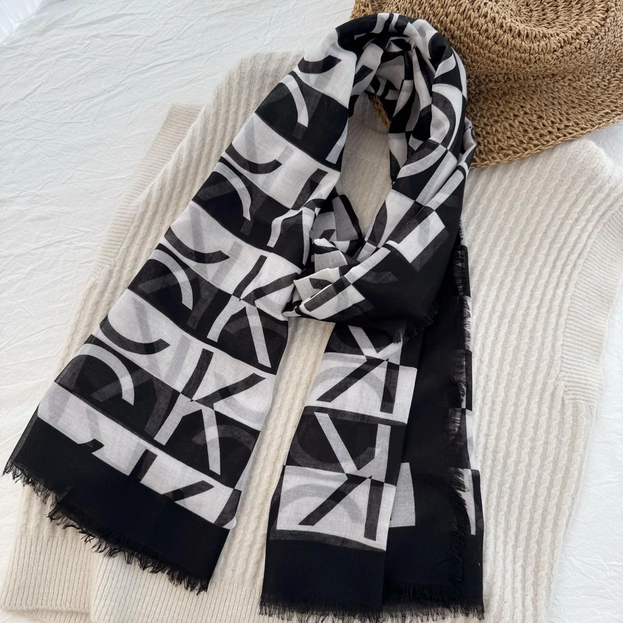 ecd7a9fd-a26d-463c-b0c0-33094fbc29d1-93-outlet90-com