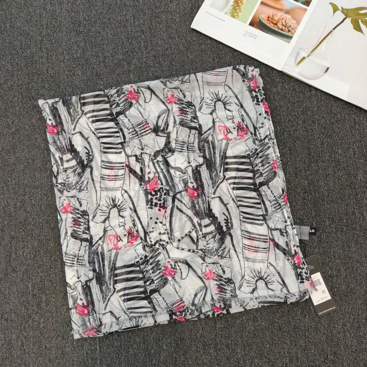 fe5c96f8-1aaa-4258-a290-a8f37c2abcb2-131-outlet90-com