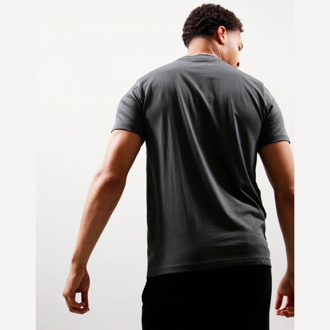 fred_perry_embroidered_t_shirt_field_green_3-870x1110 (1)-51-outlet90-com