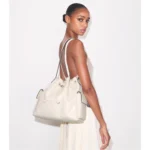 große-gesteppte-charlie-schultertasche-mit-tunnelzug-angle.tb_185830_250_slang.grid-712×810-10-outlet90-com